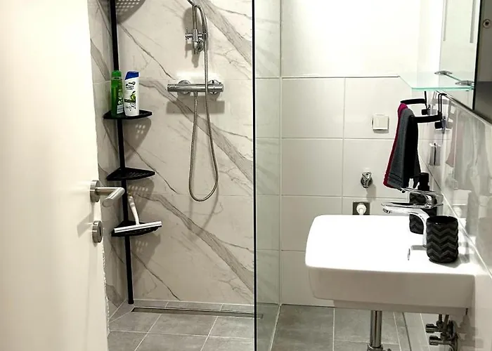 Zentrales Mit Balkon Apartment