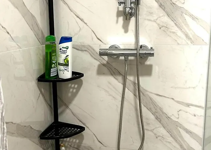 Zentrales Mit Balkon Apartment *